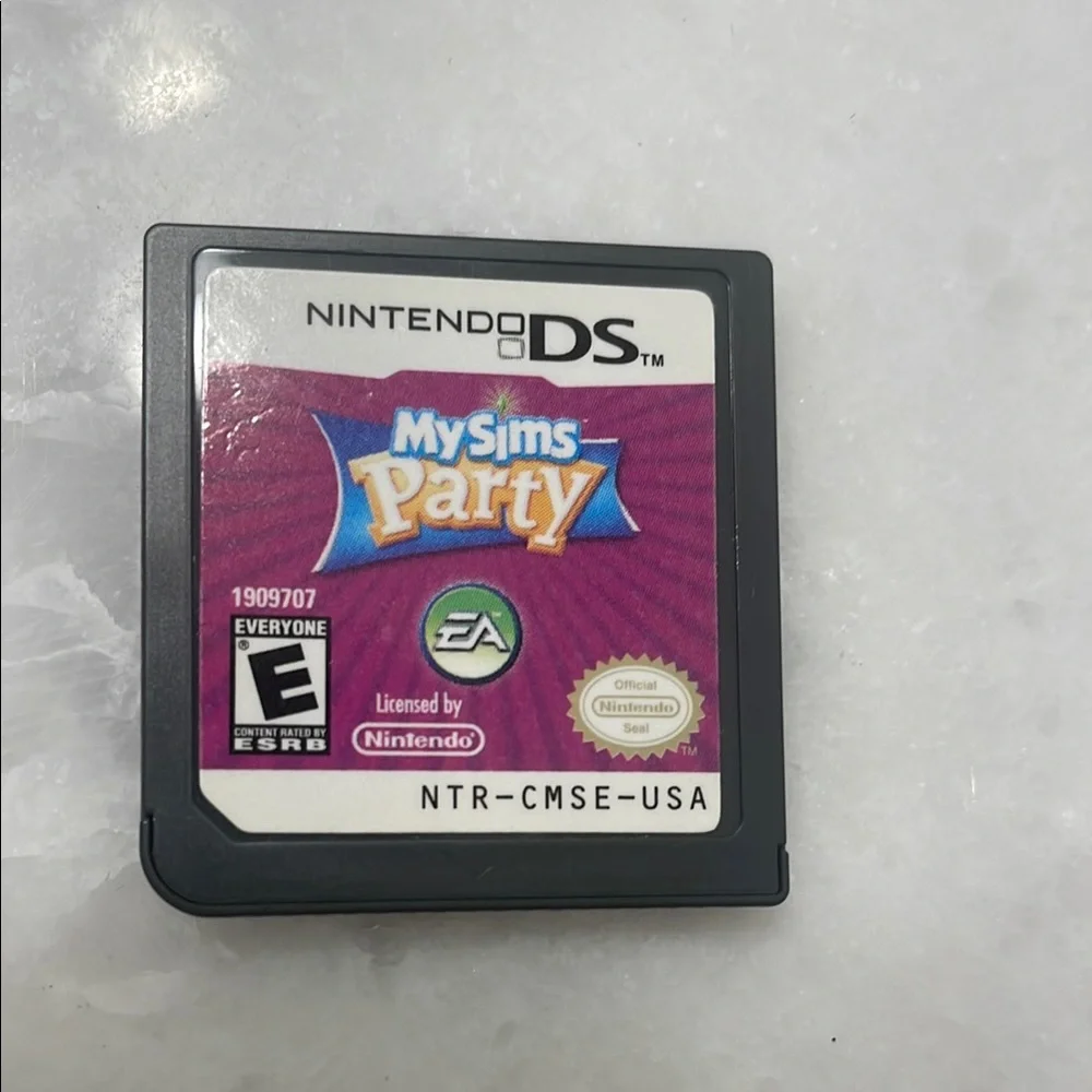 Nintendo DS MySims Party Game - Picture 1 of 1